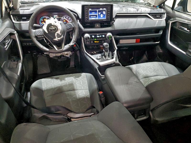 Фото 8 - TOYOTA RAV4