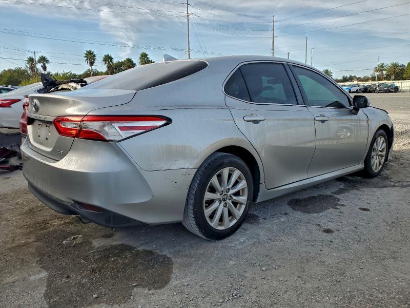 Фото 3 - TOYOTA CAMRY