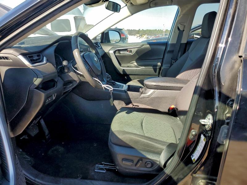 Фото 7 - TOYOTA RAV4