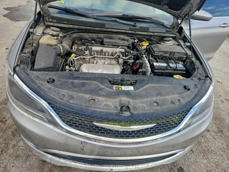 Фото 11 - CHRYSLER 200