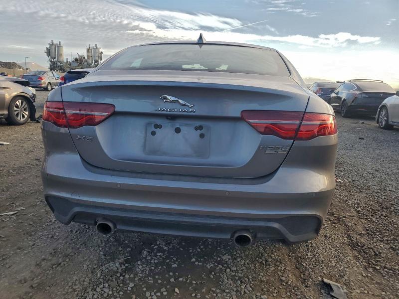 Фото 6 - JAGUAR XE