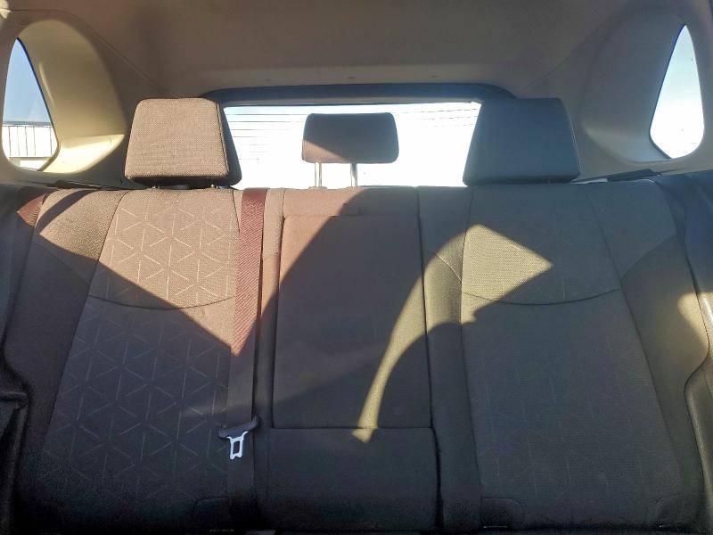 Фото 10 - TOYOTA RAV4