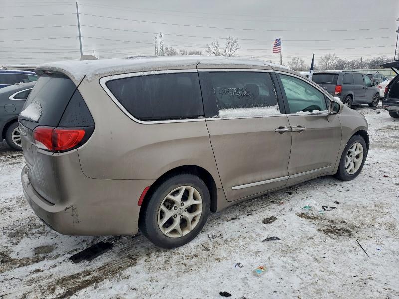 Фото 3 - CHRYSLER PACIFICA