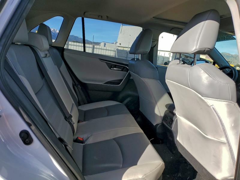 Фото 11 - TOYOTA RAV4