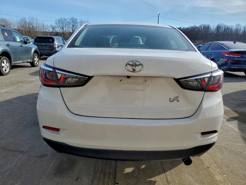 Фото 6 - TOYOTA YARIS