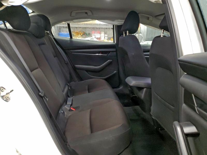 Фото 10 - MAZDA 3