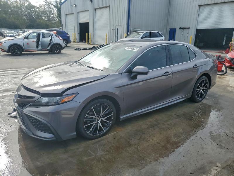 Фото 1 - TOYOTA CAMRY