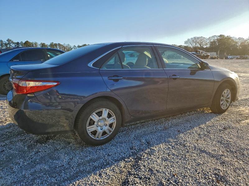 Фото 3 - TOYOTA CAMRY