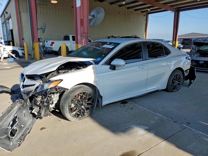 Фото 1 - TOYOTA CAMRY