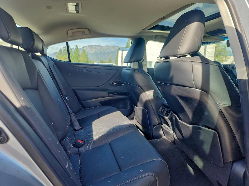 Фото 10 - LEXUS ES350