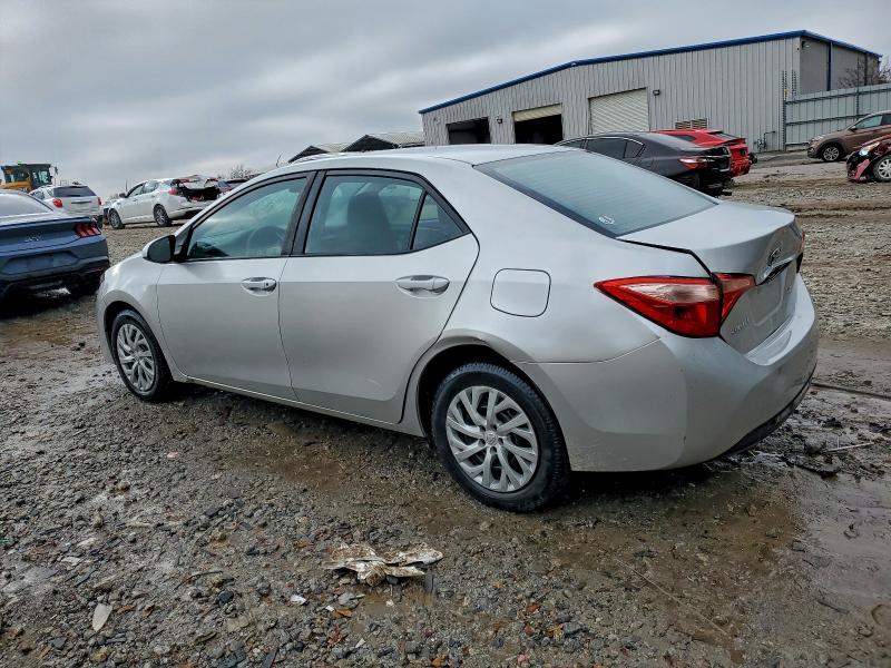 Фото 2 - TOYOTA COROLLA