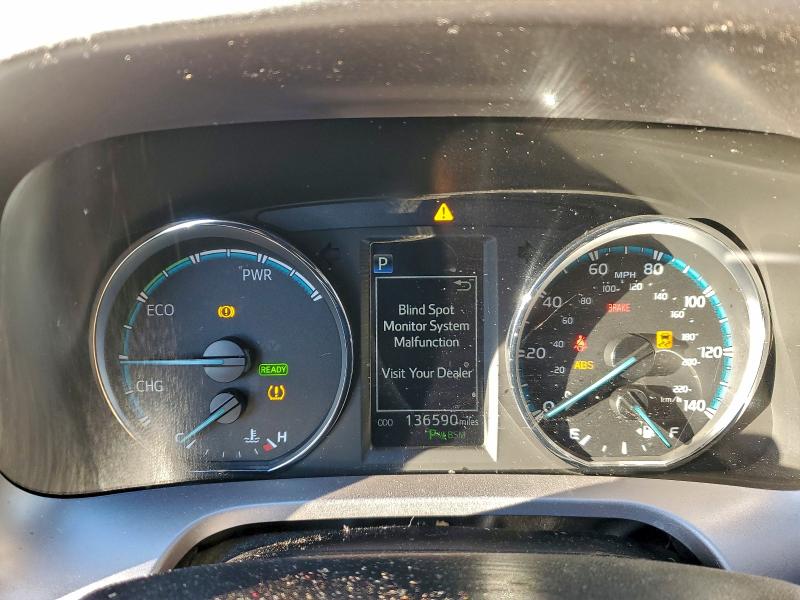 Фото 9 - TOYOTA RAV4