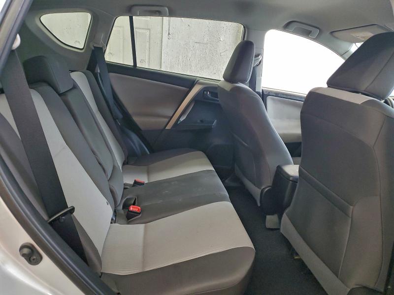 Фото 11 - TOYOTA RAV4