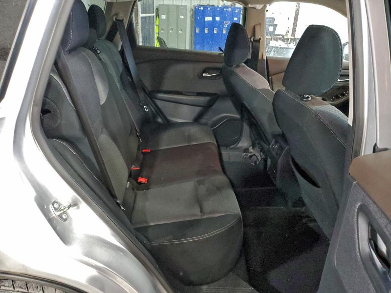 Фото 10 - NISSAN ROGUE