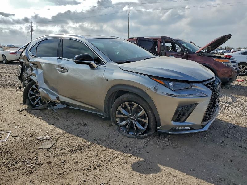 Фото 4 - LEXUS NX