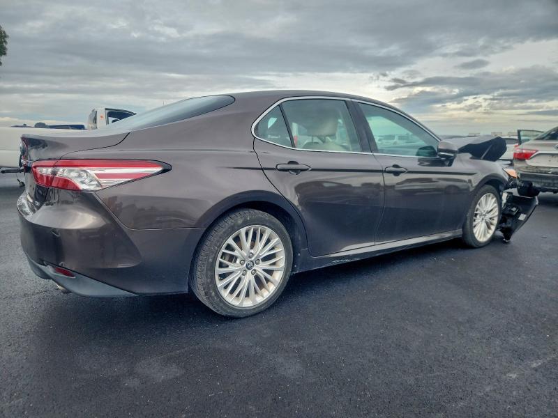 Фото 3 - TOYOTA CAMRY