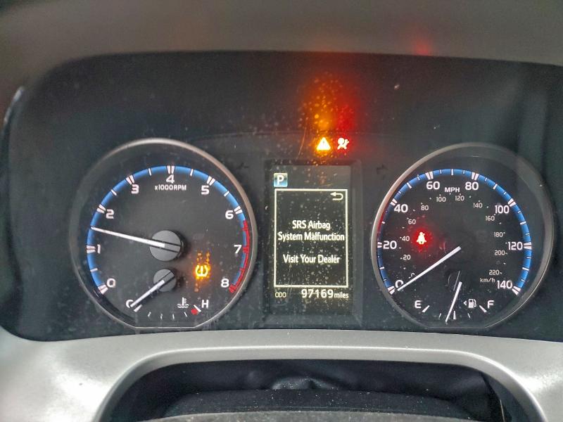 Фото 9 - TOYOTA RAV4