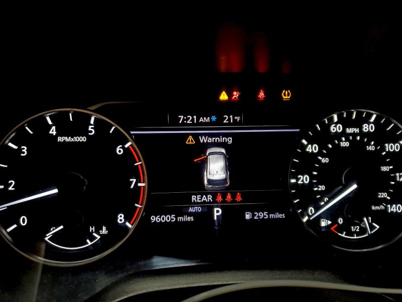 Фото 9 - NISSAN ROGUE