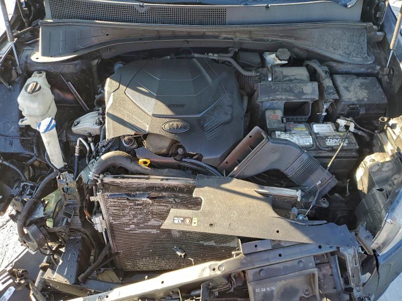 Фото 12 - KIA SORENTO