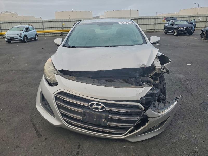 Фото 5 - HYUNDAI ELANTRA