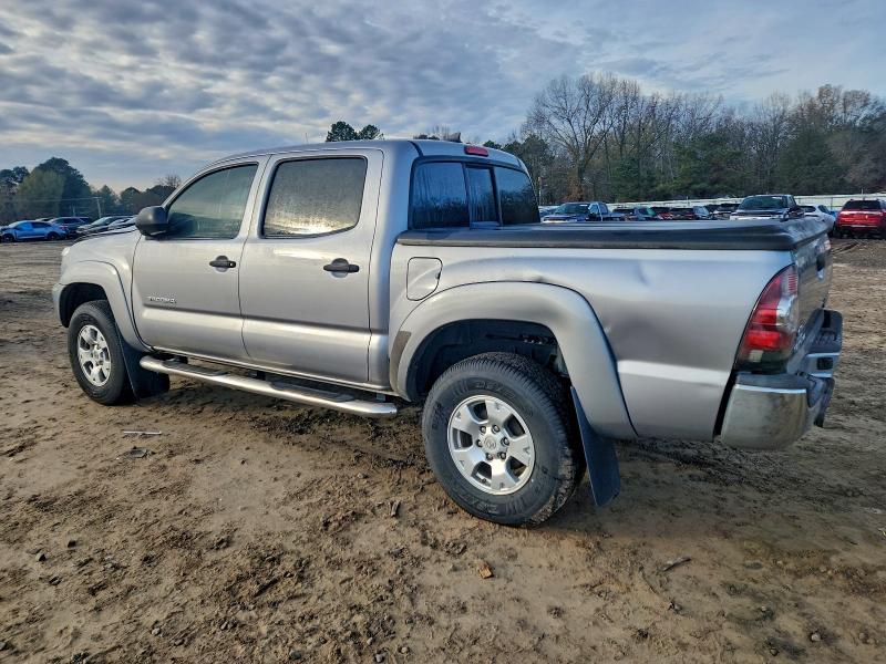 Фото 2 - TOYOTA TACOMA