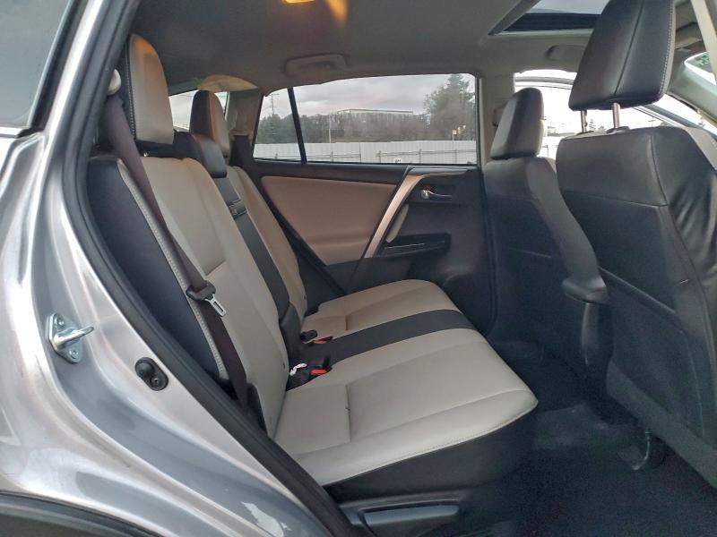 Фото 11 - TOYOTA RAV4