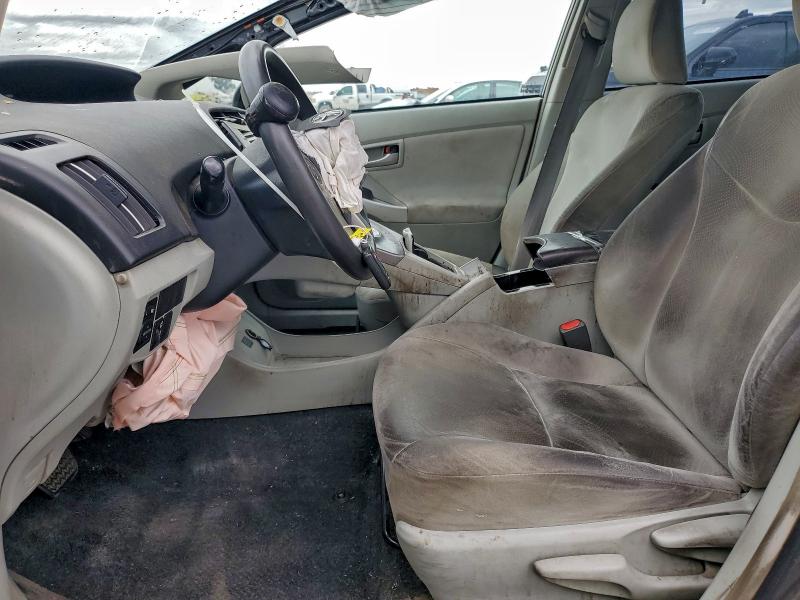 Фото 7 - TOYOTA PRIUS