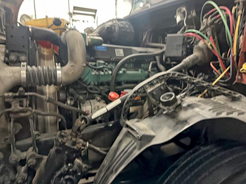 VOLVO VN 2017 VIN 4V4NC9EG7HN966100