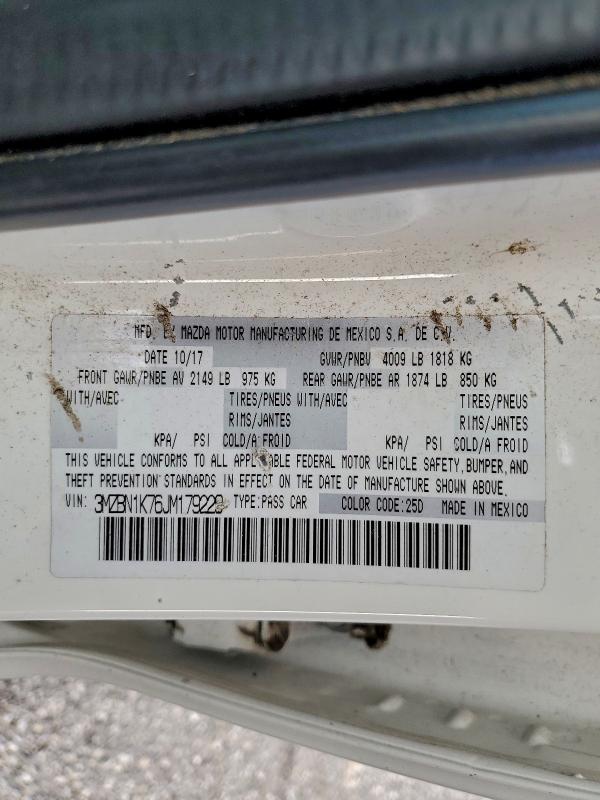 Фото 12 - MAZDA 3