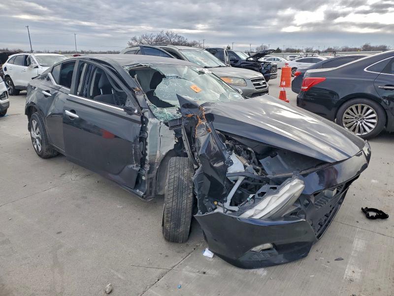 Фото 4 - NISSAN ALTIMA