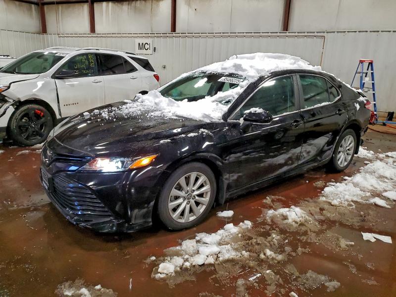 Фото 1 - TOYOTA CAMRY