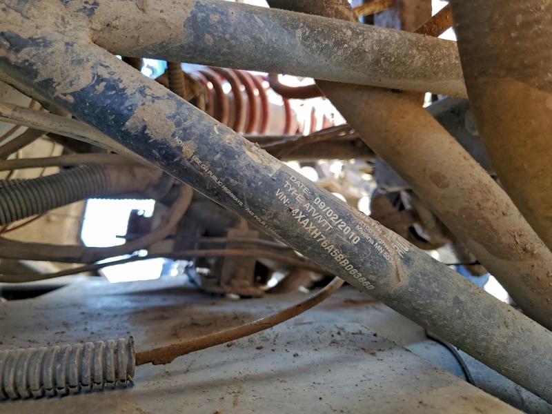 POLARIS SIDEBYSIDE 2011