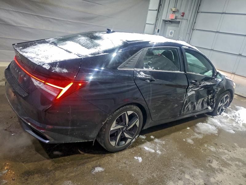 Фото 3 - HYUNDAI ELANTRA