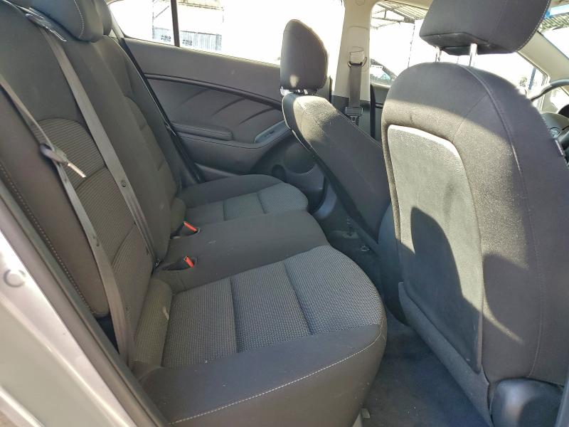 Фото 10 - KIA FORTE