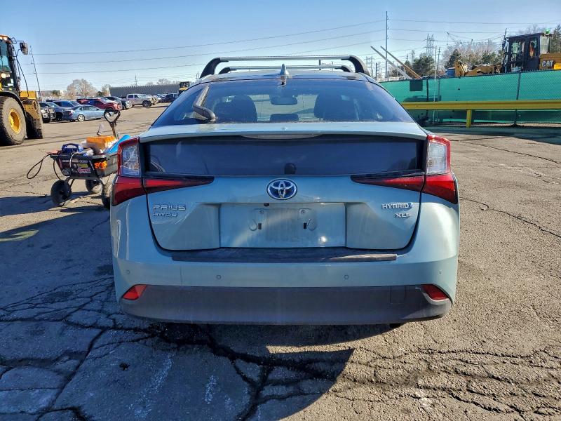 Фото 6 - TOYOTA PRIUS