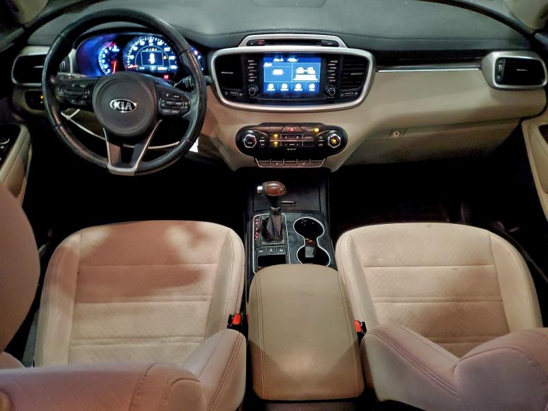 Фото 8 - KIA SORENTO