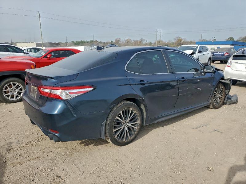 Фото 3 - TOYOTA CAMRY