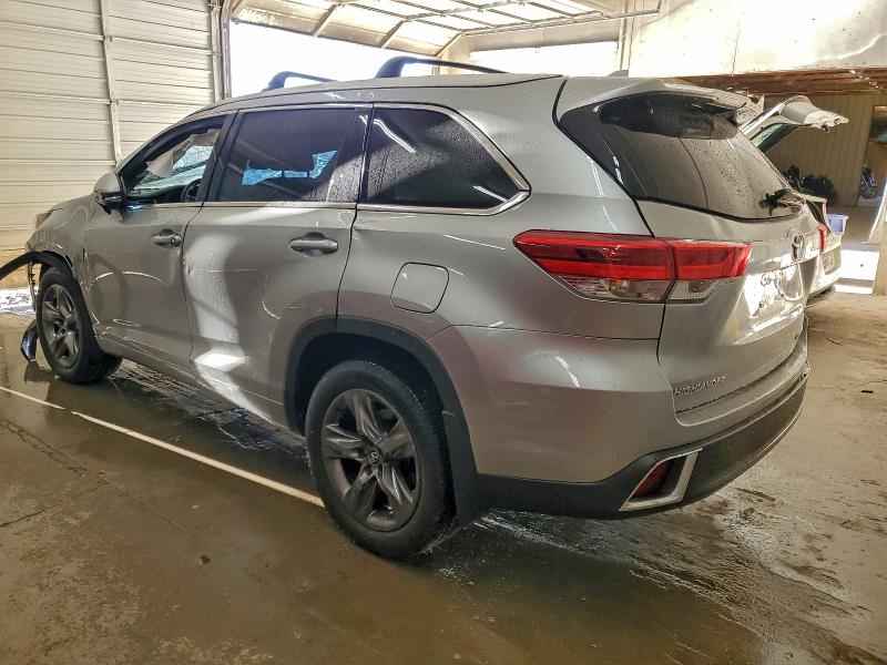 Фото 2 - TOYOTA HIGHLANDER