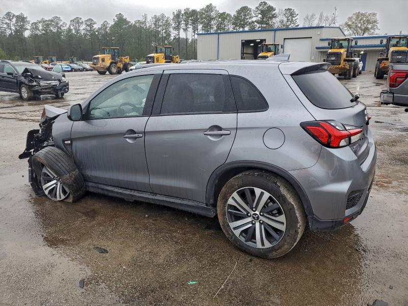 Фото 2 - MITSUBISHI OUTLANDER