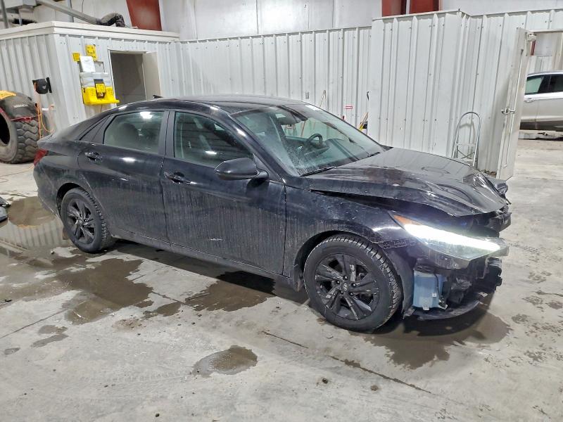 Фото 4 - HYUNDAI ELANTRA