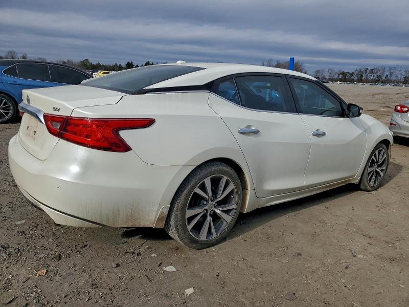 Фото 3 - NISSAN MAXIMA