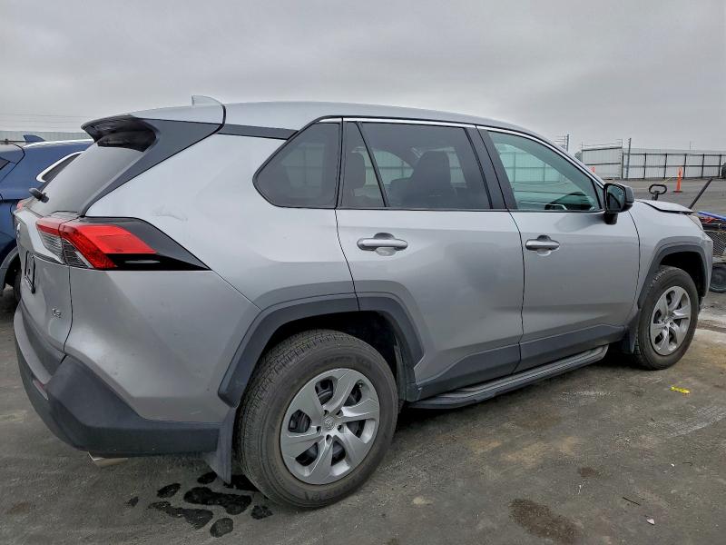 Фото 3 - TOYOTA RAV4