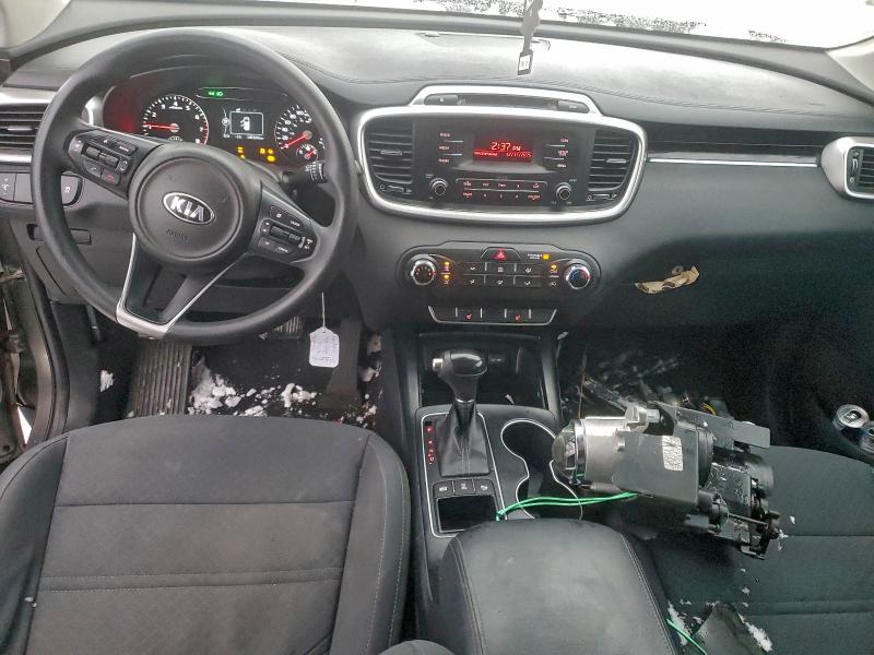 Фото 8 - KIA SORENTO