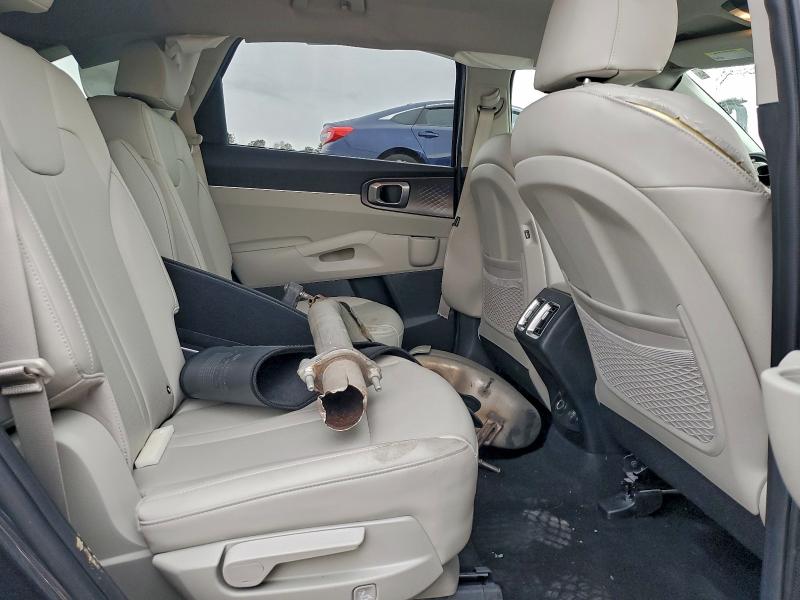 Фото 11 - KIA SORENTO