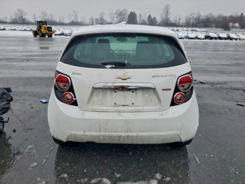 Фото 6 - CHEVROLET SONIC