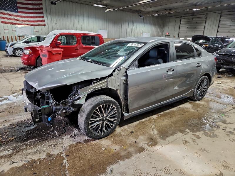 Фото 1 - KIA FORTE