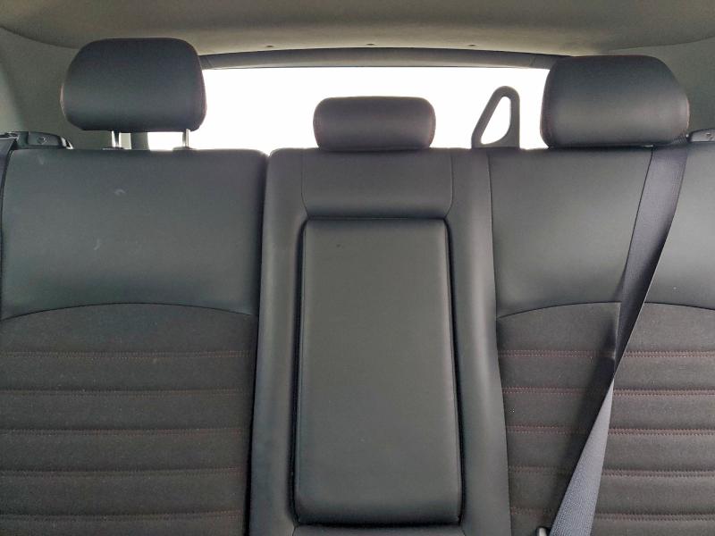 Фото 10 - MITSUBISHI OUTLANDER