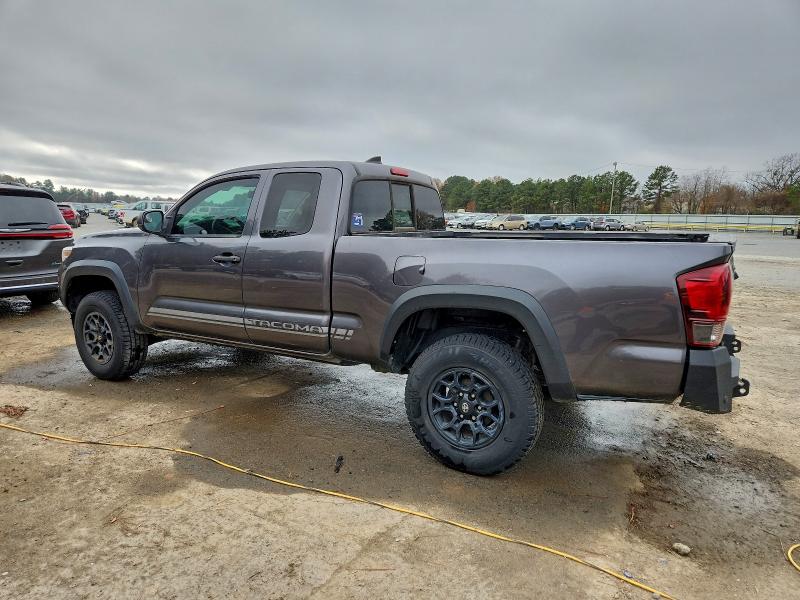 Фото 2 - TOYOTA TACOMA