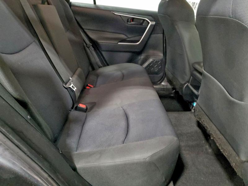 Фото 11 - TOYOTA RAV4