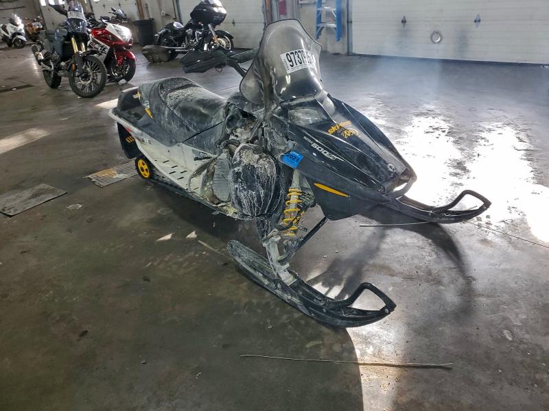 SKI-DOO SNOWMOBILE 2006